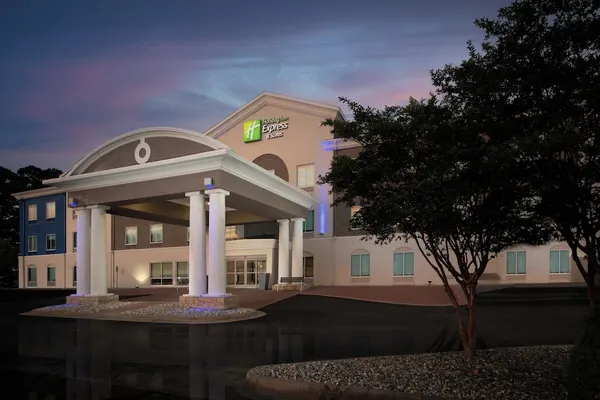 Photo 1 - Holiday Inn Express & Suites Little Rock-West, an IHG Hotel