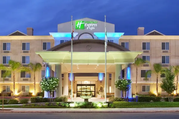 Photo 1 - Holiday Inn Express Hotel & Suites River Park, an IHG Hotel