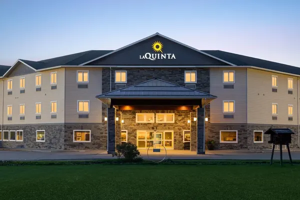 Photo 1 - La Quinta Inn & Suites by Wyndham Fairbanks Airport
