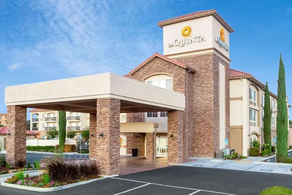 Photo 1 - La Quinta Inn & Suites by Wyndham Paso Robles