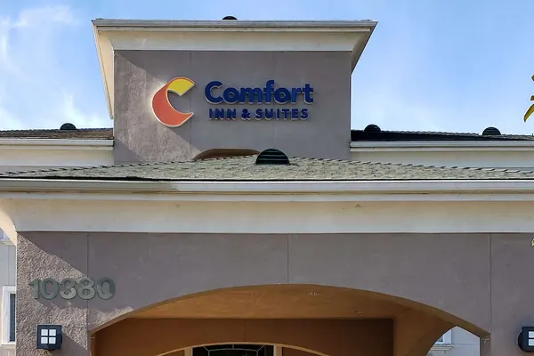 Photo 1 - Comfort Inn & Suites Galt - Lodi North