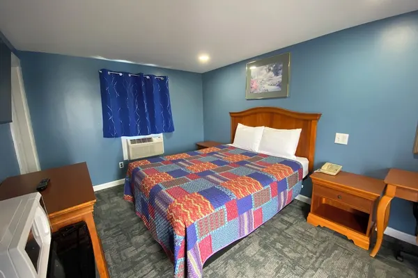 Photo 1 - Royal Inn Claremont