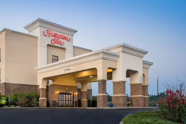 Photo 1 - Hampton Inn London-North