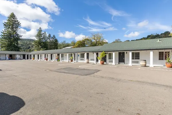 Photo 1 - Vineyard Valley Inn