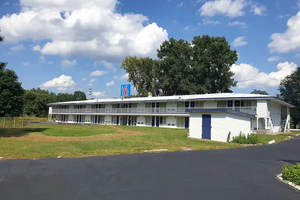 Photo 1 - Motel 6 Schenectady, NY