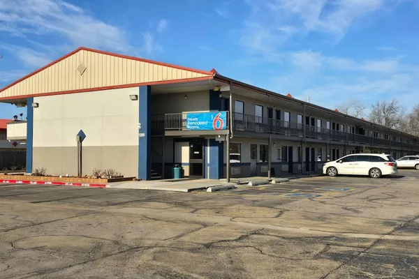 Photo 1 - Motel 6 Oklahoma City, OK - Frontier City