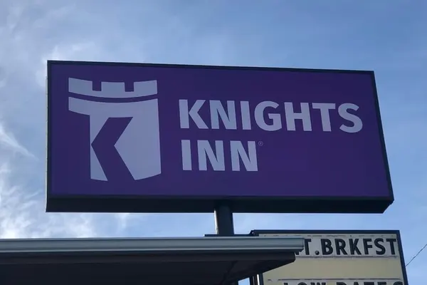 Photo 1 - Knights Inn Baker City