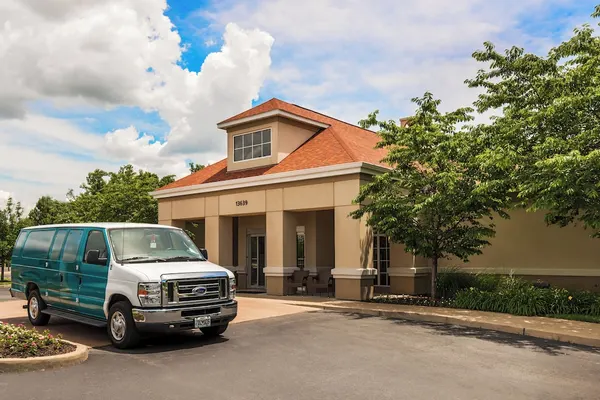 Photo 1 - Larkspur Landing Extended Stay Suites St. Louis Riverport - Airport West
