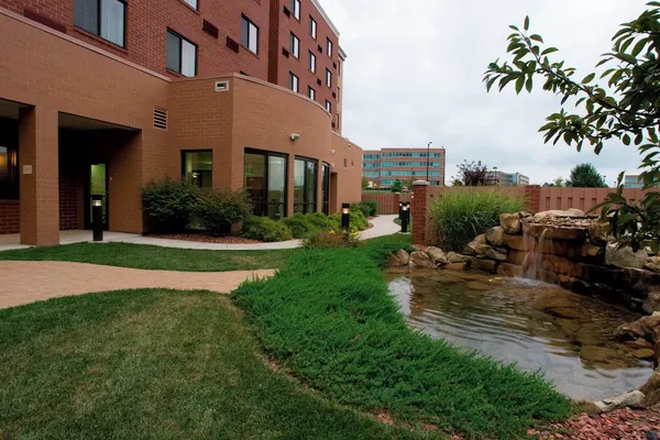 Photo 1 - Courtyard by Marriott Cincinnati North at Union Centre