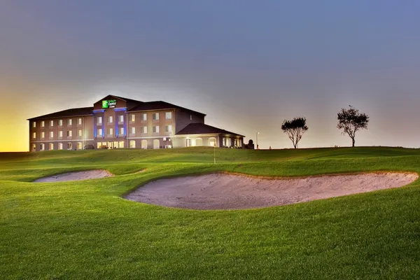Photo 1 - Holiday Inn Express & Suites Sioux Center by IHG