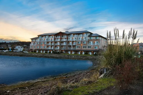 Photo 1 - Oxford Suites Silverdale