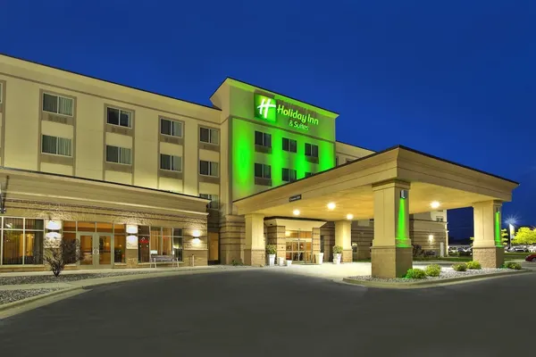 Photo 1 - Holiday Inn & Suites Green Bay Stadium, an IHG Hotel