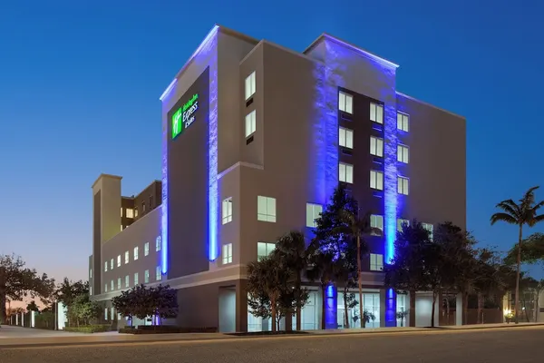 Photo 1 - Holiday Inn Express & Suites Fort Lauderdale Airport South by IHG