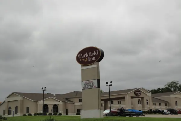 Photo 1 - Parkfield Inn