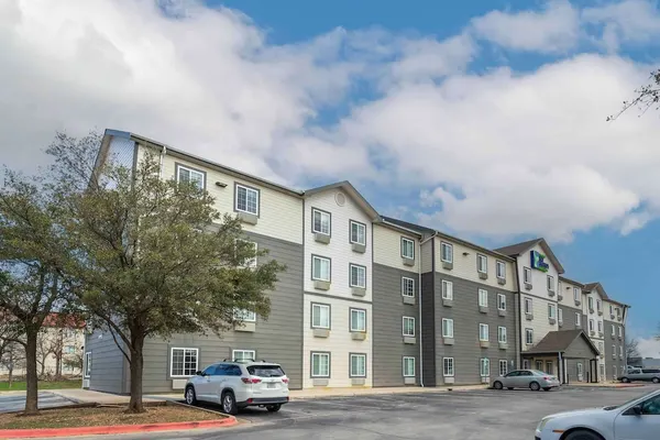 Photo 1 - Extended Stay America Select Suites - Austin - Round Rock