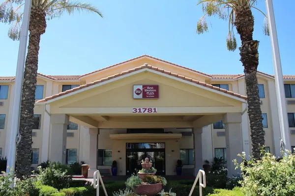 Photo 1 - Best Western Plus Lake Elsinore Inn & Suites