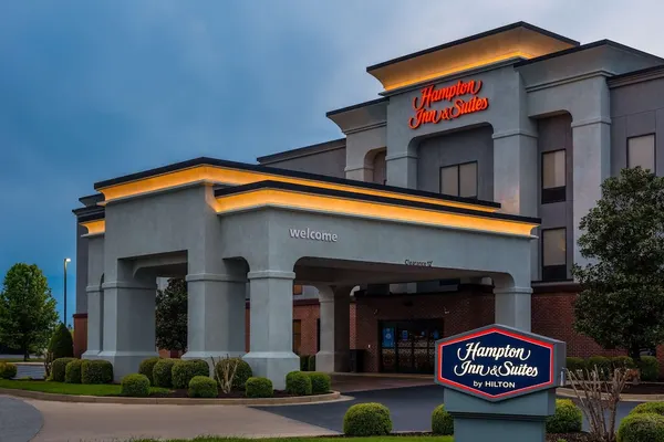 Photo 1 - Hampton Inn & Suites Hopkinsville