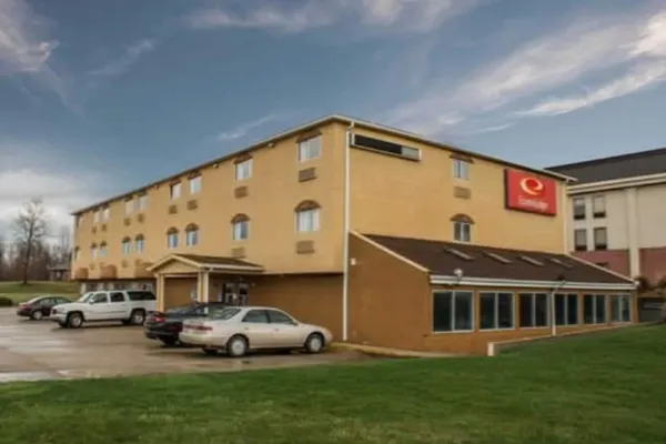 Photo 1 - Econo Lodge Kent - Akron West