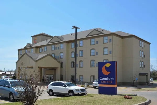 Photo 1 - Comfort Suites Yukon - SW Oklahoma City