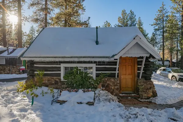 Photo 1 - The Burgundy