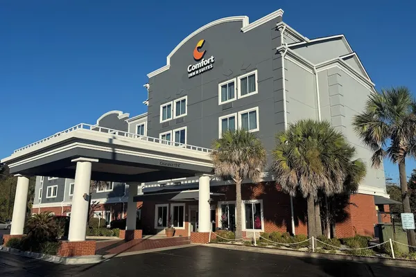 Photo 1 - Comfort Inn & Suites North Charleston - Northwoods