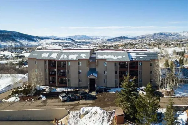Photo 1 - Ridgecrest Condominiums by Pioneer Ridge Management