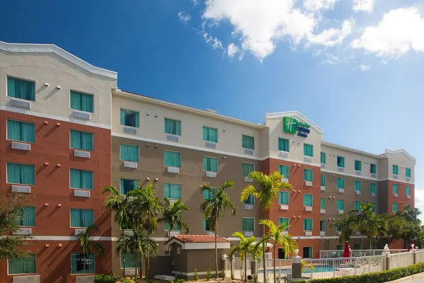 Photo 1 - Holiday Inn Express & Suites Pembroke Pines-Sheridan St