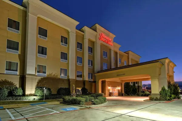 Photo 1 - Hampton Inn Corsicana