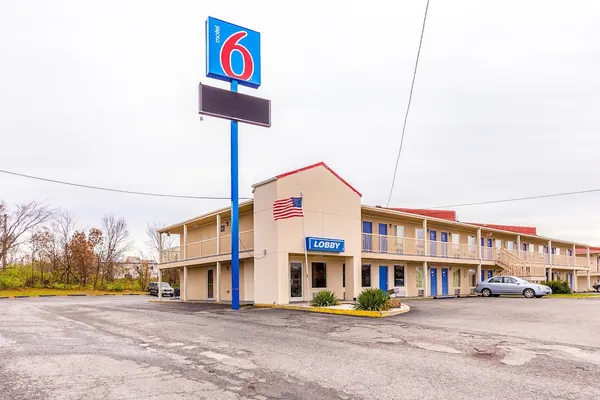 Photo 1 - Motel 6 Mount Vernon, IL