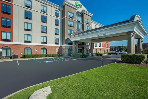 Photo 1 - Holiday Inn Express & Suites Lebanon-Nashville Area