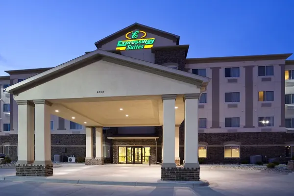 Photo 1 - Expressway Suites Fargo