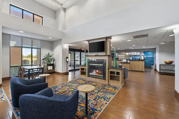 Photo 1 - Hampton Inn And Suites Madera