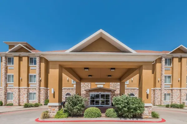 Photo 1 - Days Inn & Suites by Wyndham Cleburne TX