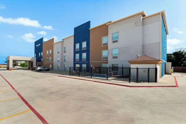Photo 1 - AmericInn by Wyndham New Braunfels