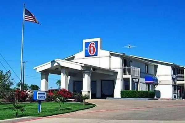 Photo 1 - Motel 6 Lancaster, TX - DeSoto - Lancaster