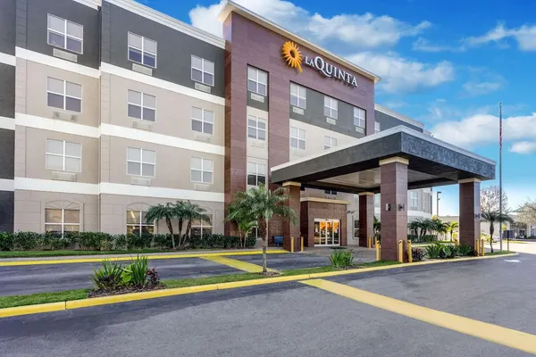 Photo 1 - La Quinta Inn & Suites by Wyndham Tampa Central