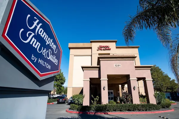 Photo 1 - Hampton Inn & Suites Pittsburg, CA