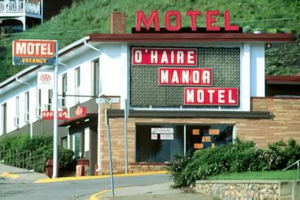 Photo 1 - O'Haire Manor Motel and Apartments