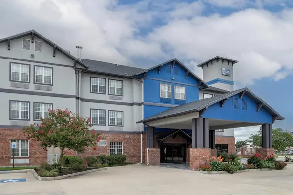 Photo 1 - Best Western Plaquemine Inn