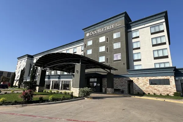 Photo 1 - DoubleTree by Hilton Fort Worth Fossil Creek