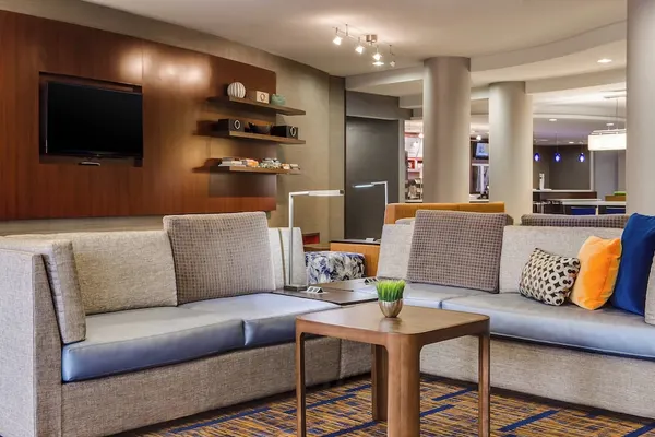 Photo 1 - Courtyard Marriott Ankeny