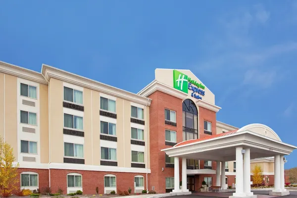 Photo 1 - Holiday Inn Express Hotel & Suites Niagara Falls, an IHG Hotel