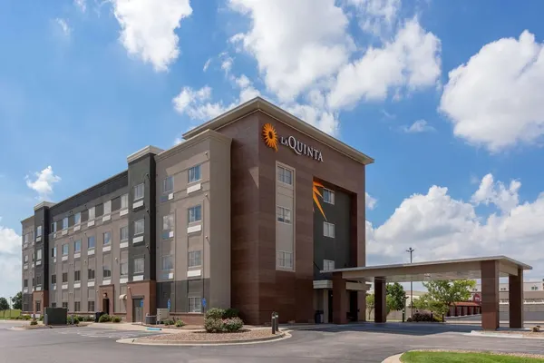 Photo 1 - La Quinta Inn & Suites by Wyndham Wichita Airport