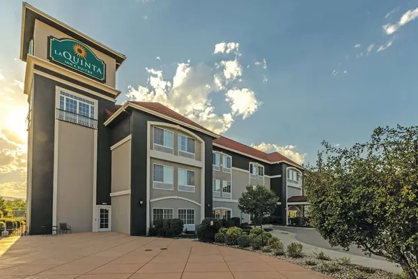 Photo 1 - La Quinta Inn & Suites by Wyndham Loveland/Estes Park