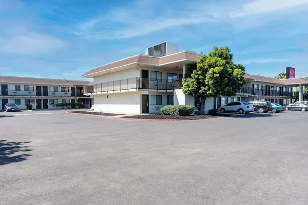 Photo 1 - Econo Lodge Stockton near I-5 Fairgrounds