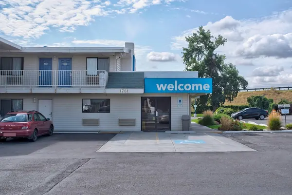 Photo 1 - Motel 6 Richland, WA - Kennewick