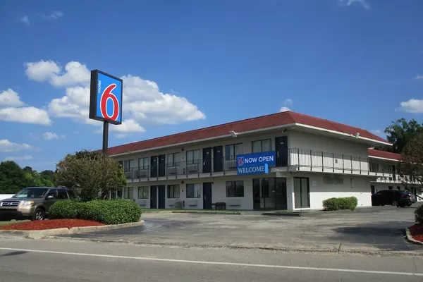 Photo 1 - Motel 6 Meridian, MS