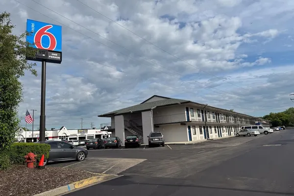 Photo 1 - Motel 6 Farmington Hills, MI - Northwest - Farmington Hills