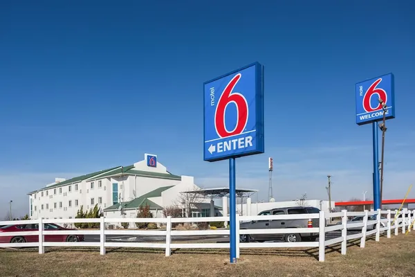 Photo 1 - Motel 6 Dale, IN