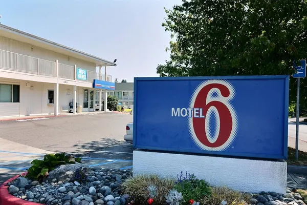 Photo 1 - Motel 6 Tacoma, WA - South